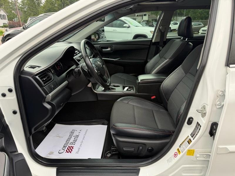 Toyota Camry SE 2016