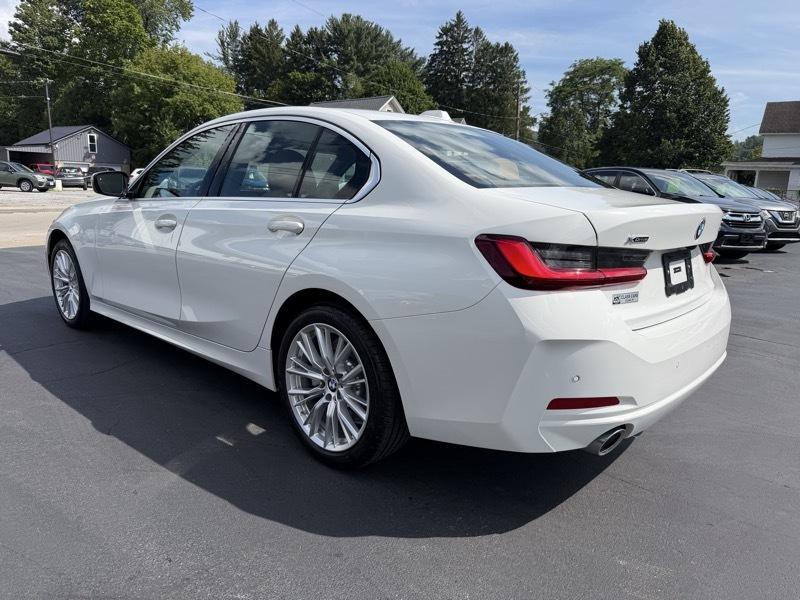 BMW 3-Series 330i xDrive 2024