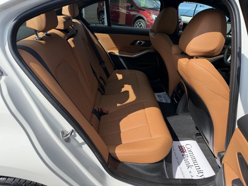 BMW 3-Series 330i xDrive 2024