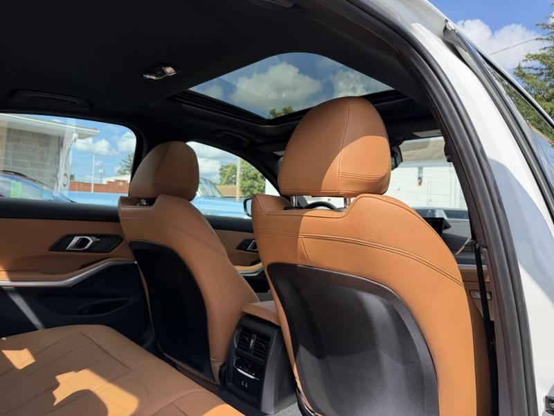 BMW 3-Series 330i xDrive 2024