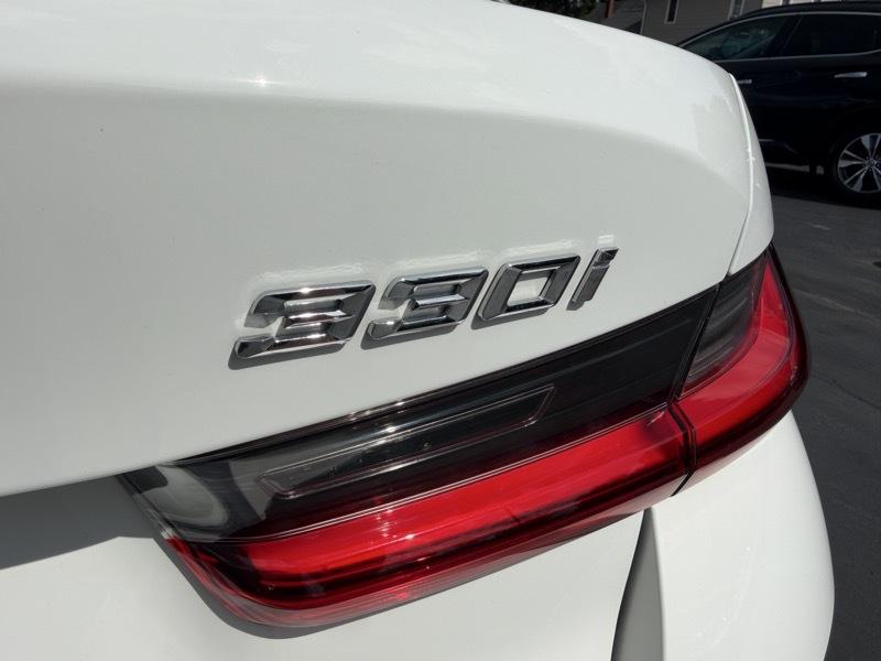 BMW 3-Series 330i xDrive 2024