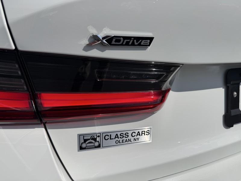 BMW 3-Series 330i xDrive 2024