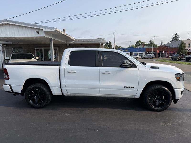 RAM 1500 Big Horn Crew Cab SWB 4WD 2022