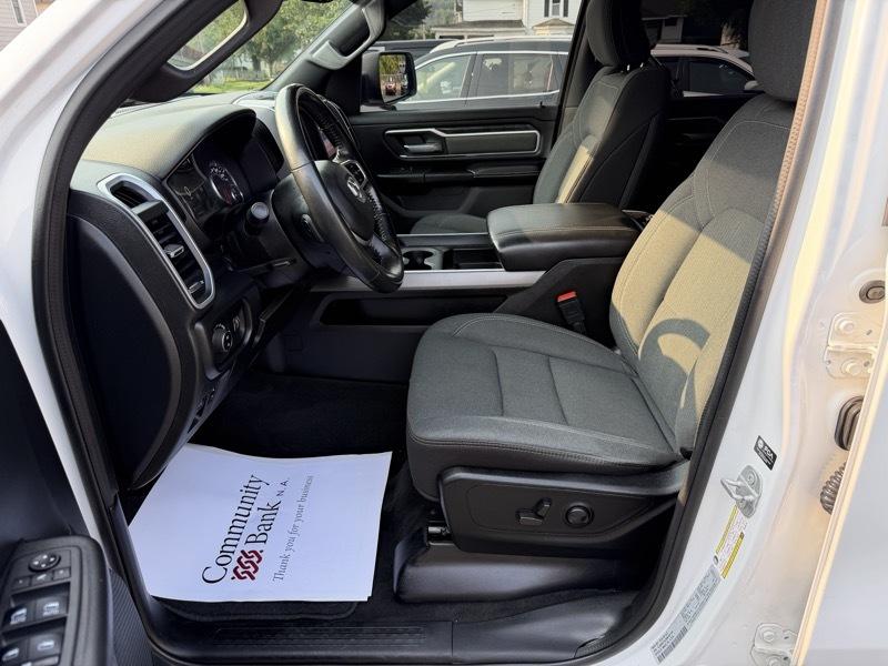 RAM 1500 Big Horn Crew Cab SWB 4WD 2022