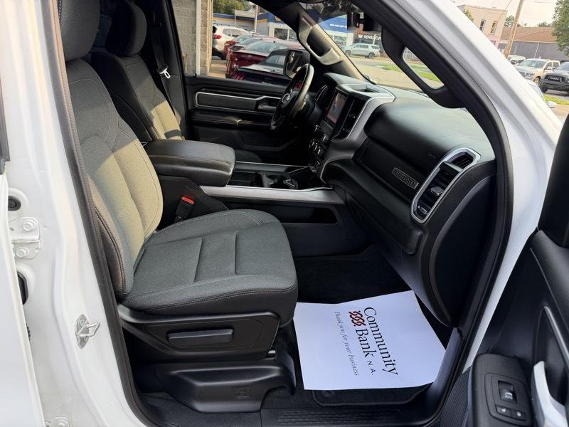 RAM 1500 Big Horn Crew Cab SWB 4WD 2022