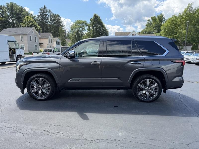 Toyota Sequoia  2023