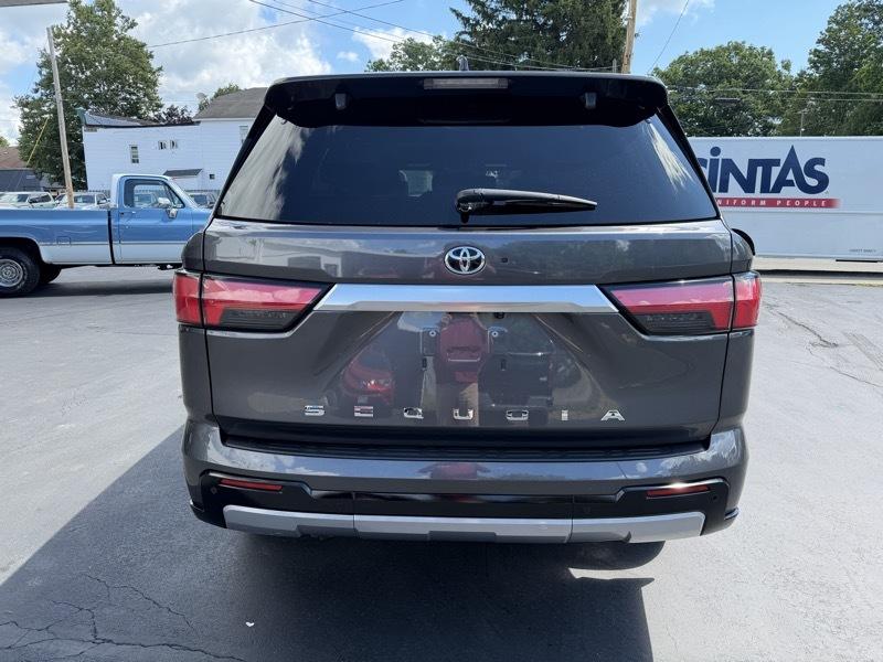 Toyota Sequoia  2023