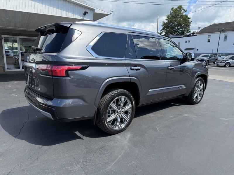 Toyota Sequoia  2023