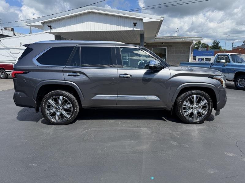 Toyota Sequoia  2023