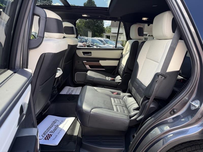 Toyota Sequoia  2023