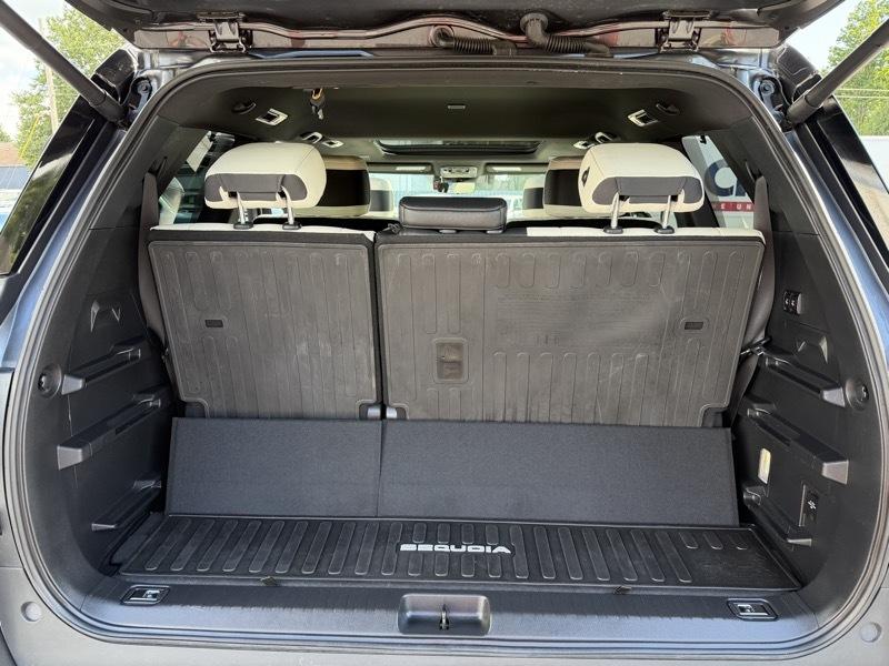 Toyota Sequoia  2023