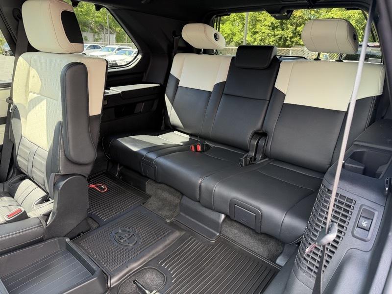 Toyota Sequoia  2023