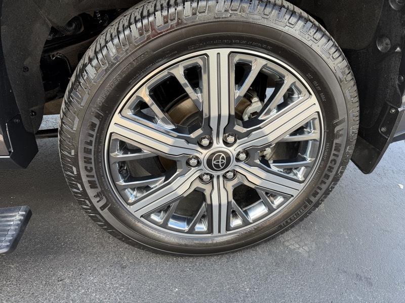 Toyota Sequoia  2023