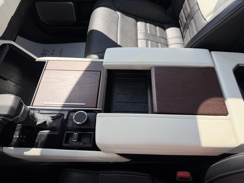 Toyota Sequoia  2023