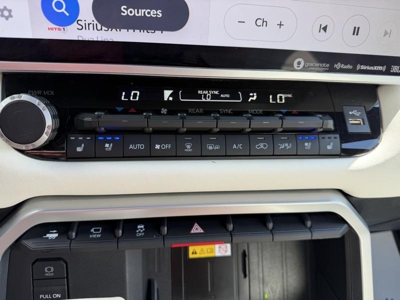 Toyota Sequoia  2023