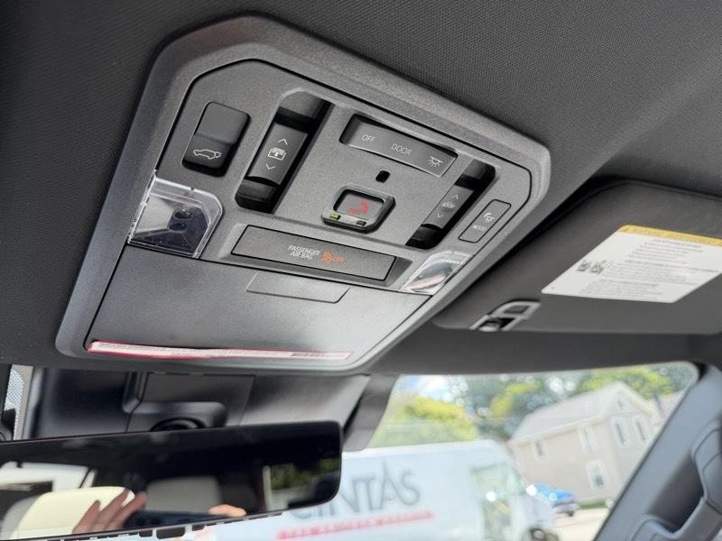 Toyota Sequoia  2023