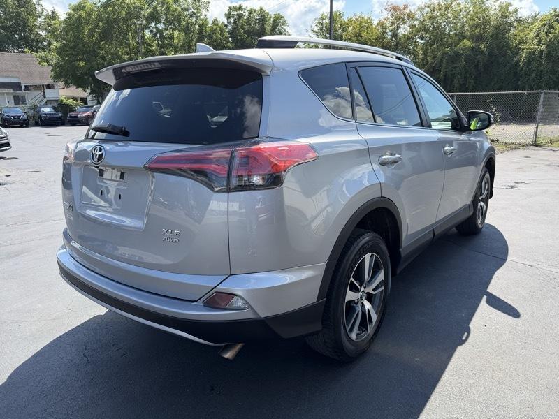 Toyota RAV4 XLE AWD 2018