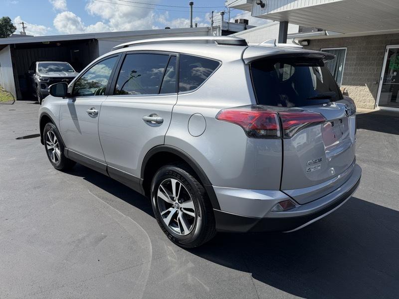 Toyota RAV4 XLE AWD 2018