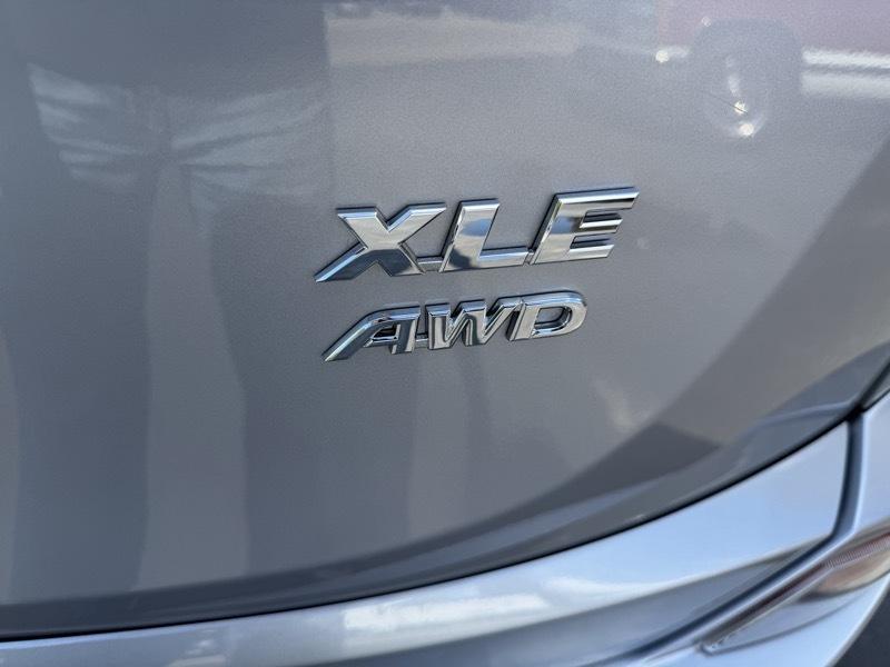 Toyota RAV4 XLE AWD 2018