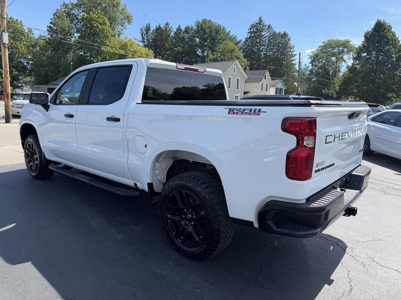 Chevrolet Silverado 1500 Trail Boss Custom Crew Cab 4WD 2023