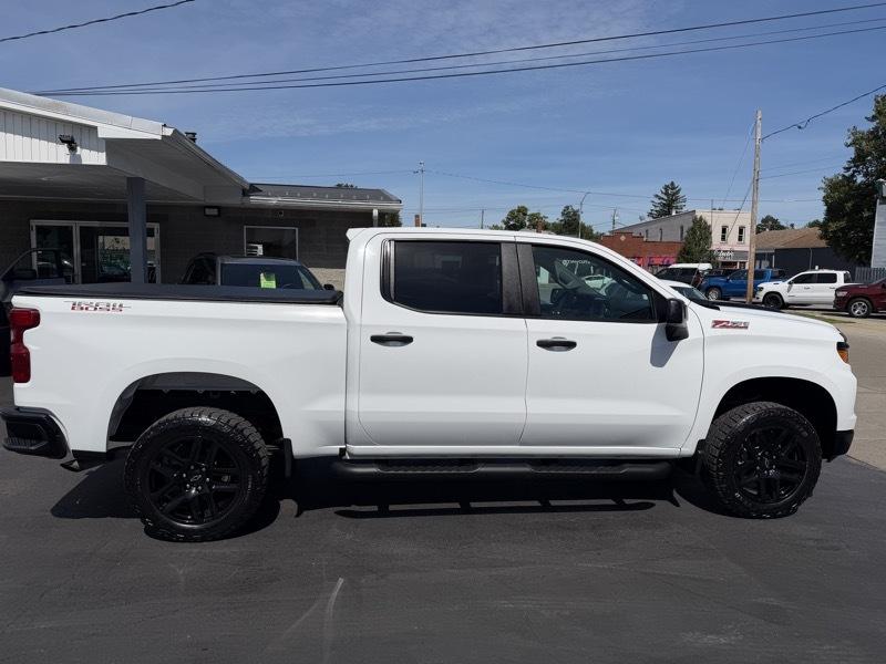 Chevrolet Silverado 1500 Trail Boss Custom Crew Cab 4WD 2023