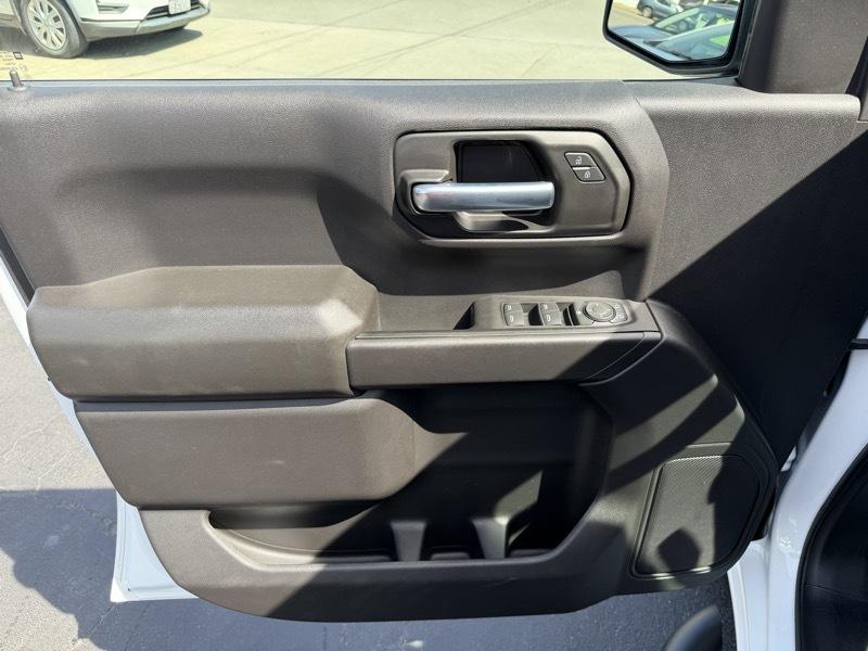 Chevrolet Silverado 1500 Trail Boss Custom Crew Cab 4WD 2023