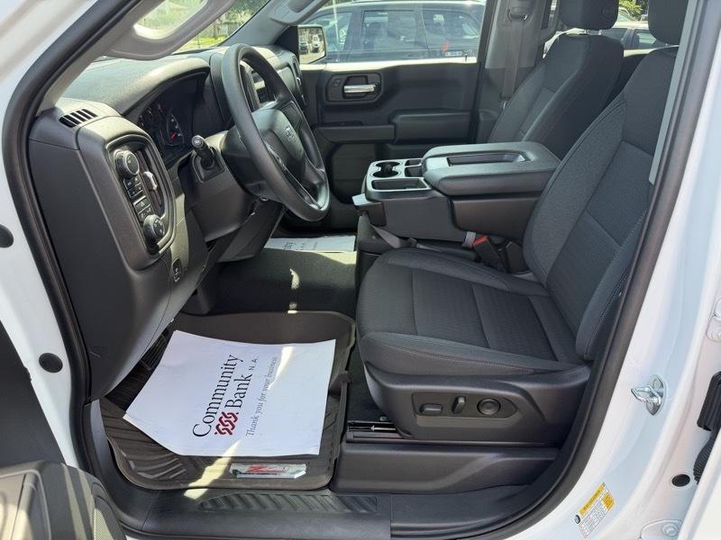 Chevrolet Silverado 1500 Trail Boss Custom Crew Cab 4WD 2023