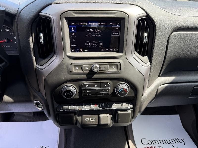 Chevrolet Silverado 1500 Trail Boss Custom Crew Cab 4WD 2023