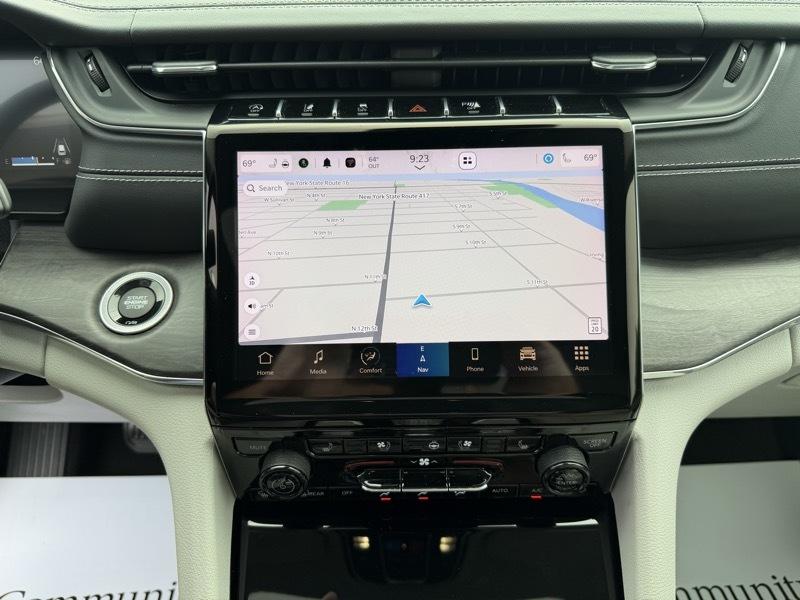 Jeep Grand Cherokee 4dr Overland 4WD 2023