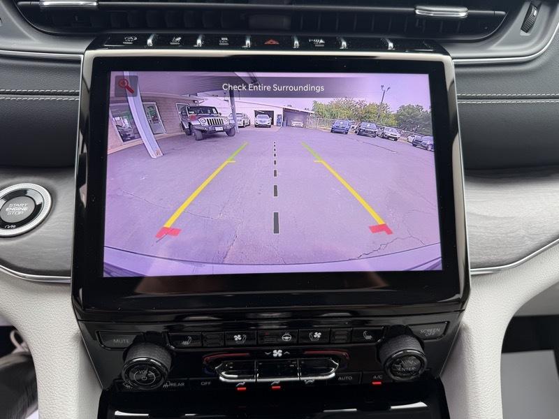 Jeep Grand Cherokee 4dr Overland 4WD 2023