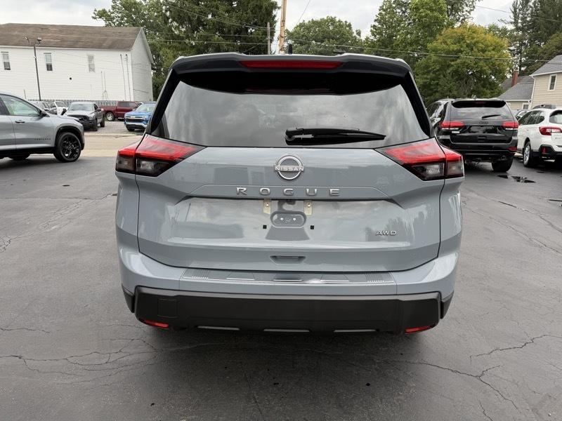 Nissan Rogue SV AWD 2026