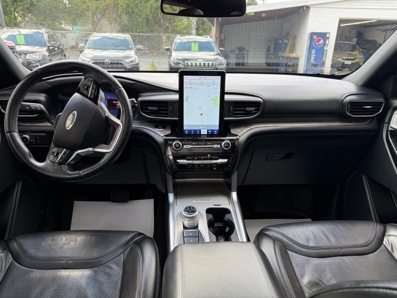 Ford Explorer Platinum AWD 2022
