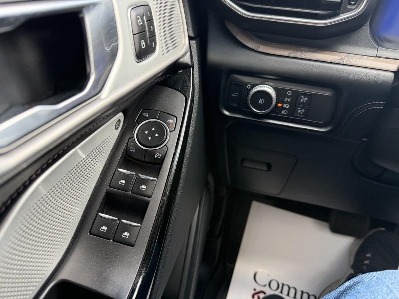 Ford Explorer Platinum AWD 2022