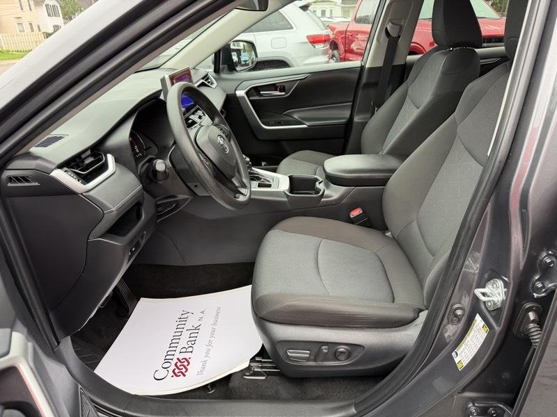 Toyota RAV4 XLE AWD 2025