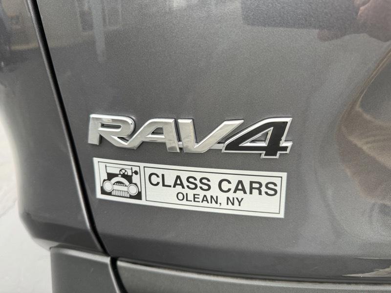 Toyota RAV4 XLE AWD 2025