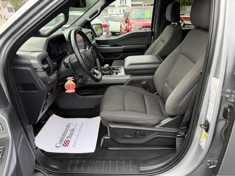 Ford F-150 XLT SuperCrew 4WD 2025