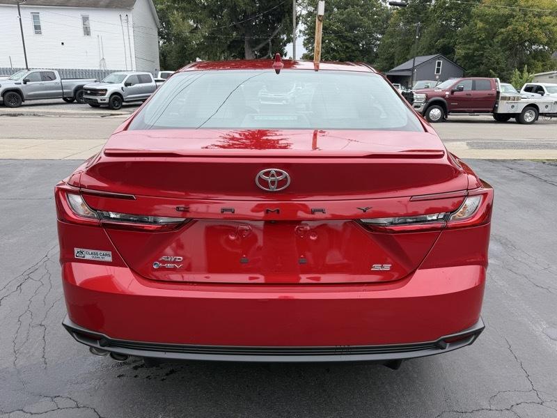 Toyota Camry Hybrid SE AWD 2025