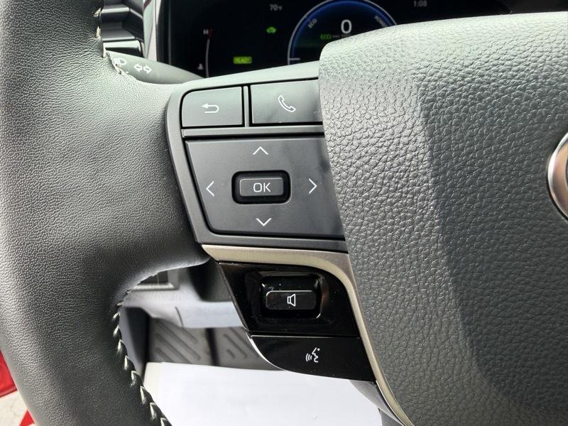 Toyota Camry Hybrid SE AWD 2025