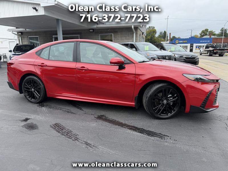 Toyota Camry Hybrid SE AWD 2025