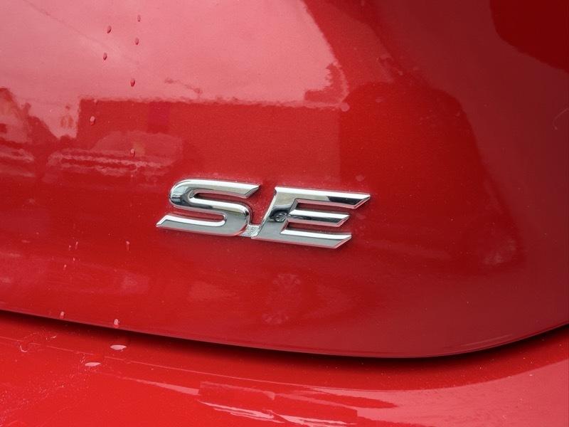 Toyota Camry Hybrid SE AWD 2025