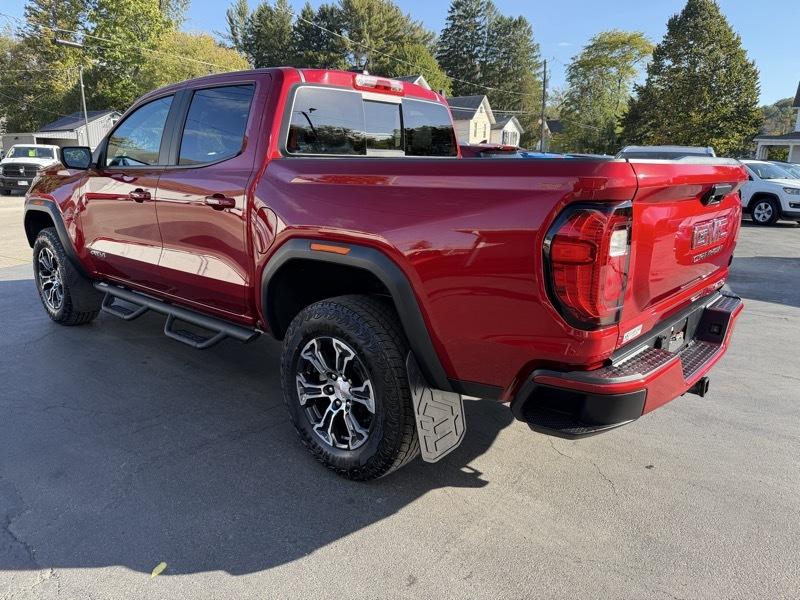 GMC Canyon AT4 Crew Cab 4WD 2024