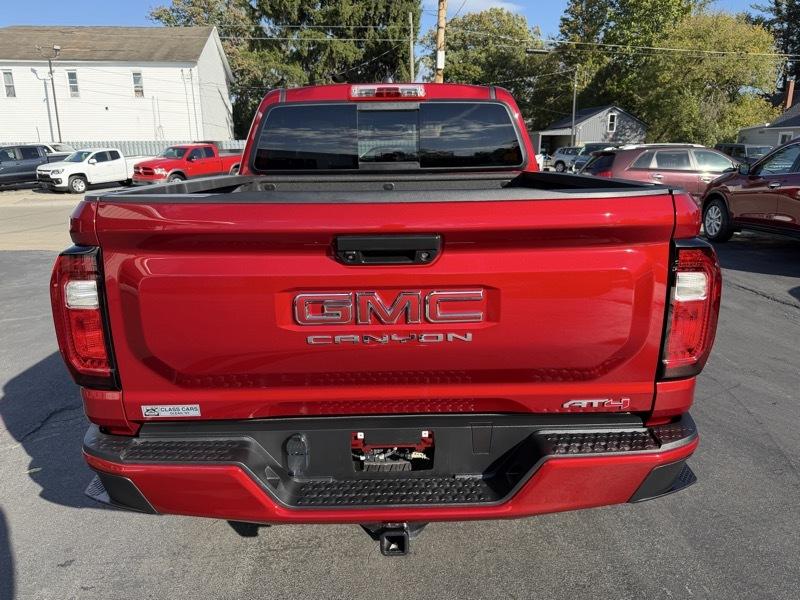 GMC Canyon AT4 Crew Cab 4WD 2024
