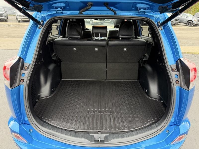 Toyota RAV4 SE 4WD 2017