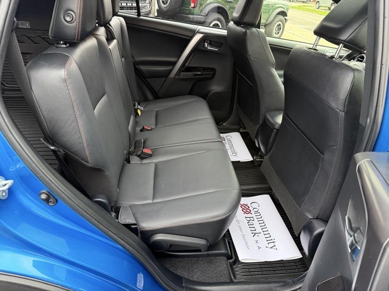 Toyota RAV4 SE 4WD 2017