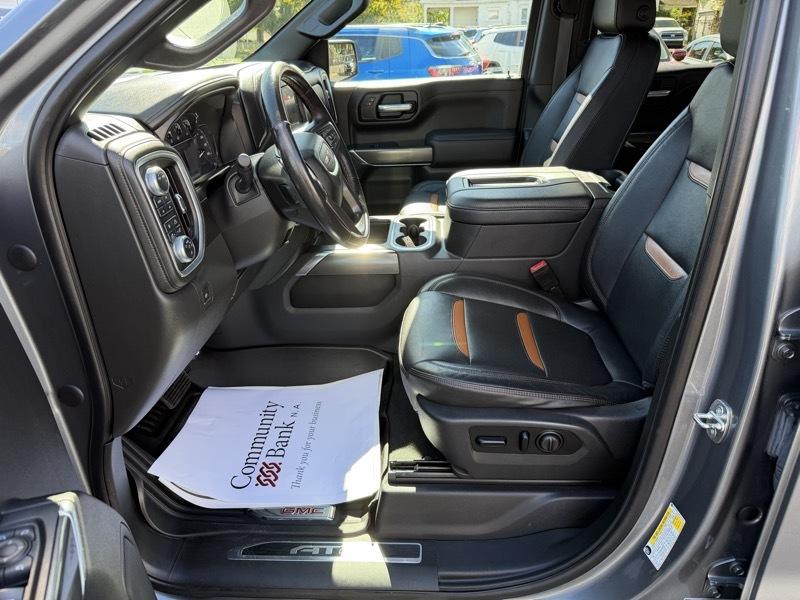 GMC Sierra 1500 AT4 Crew Cab Short Box 4WD 2021