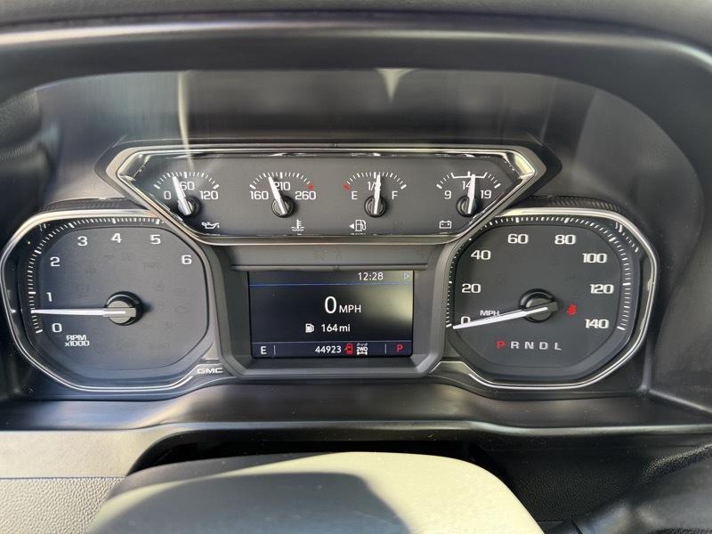 GMC Sierra 1500 AT4 Crew Cab Short Box 4WD 2021