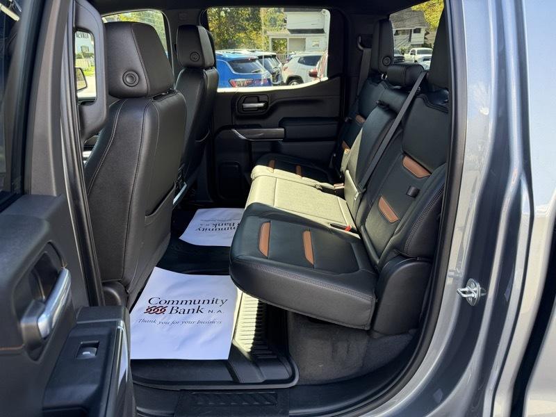 GMC Sierra 1500 AT4 Crew Cab Short Box 4WD 2021