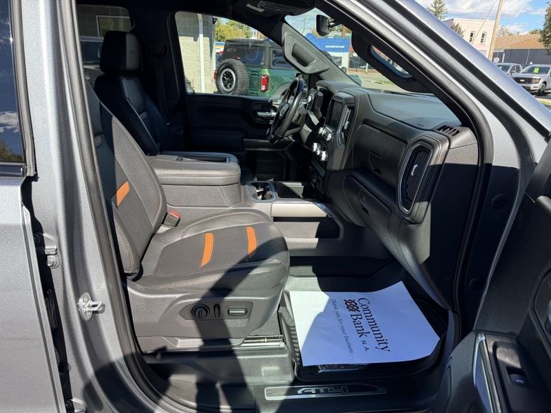 GMC Sierra 1500 AT4 Crew Cab Short Box 4WD 2021