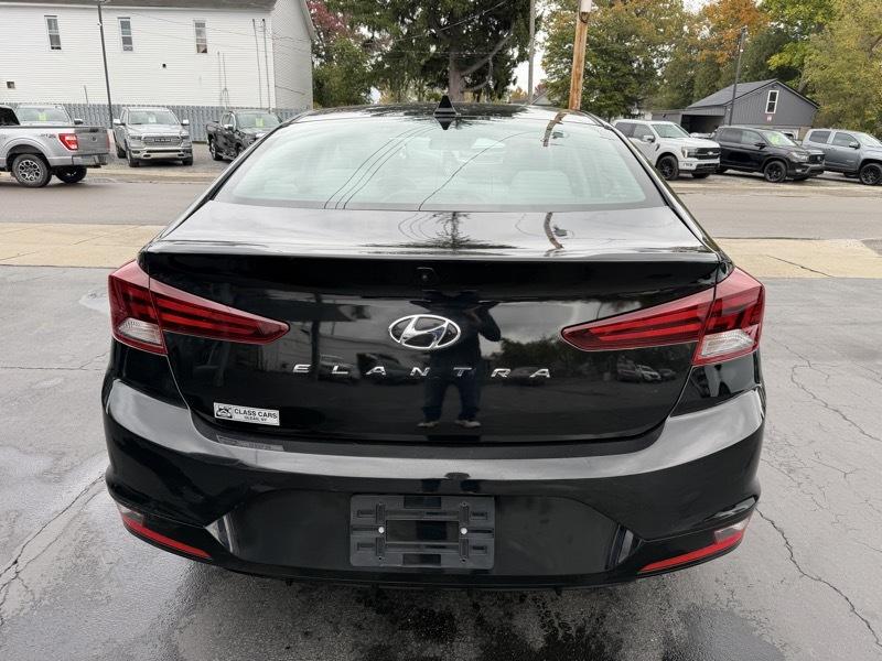 Hyundai Elantra SEL 2020