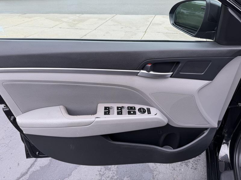 Hyundai Elantra SEL 2020